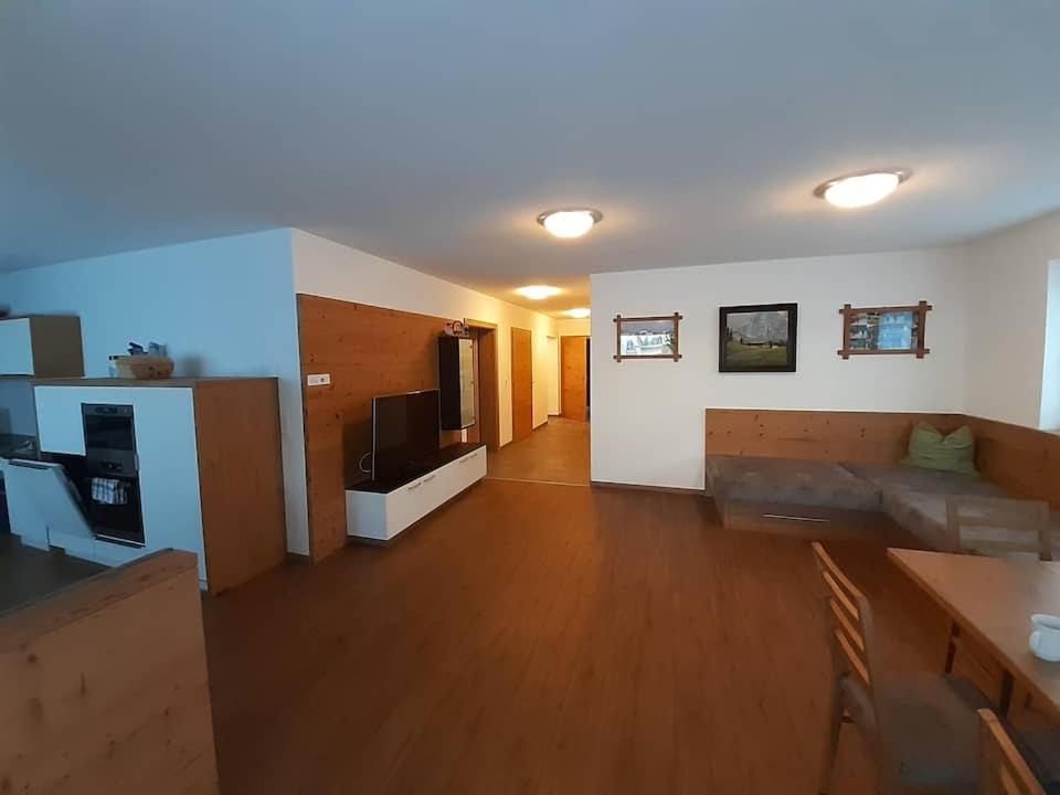 Grosszuegiges Apartment Georg Mayrhofen Barrierefrei Hollenzen Exteriör bild