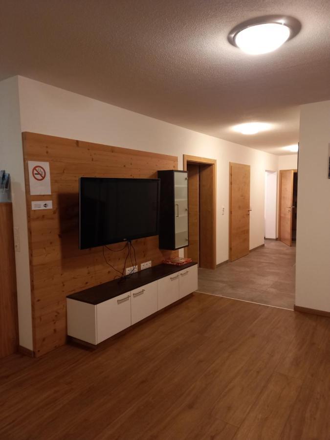Grosszuegiges Apartment Georg Mayrhofen Barrierefrei Hollenzen Exteriör bild